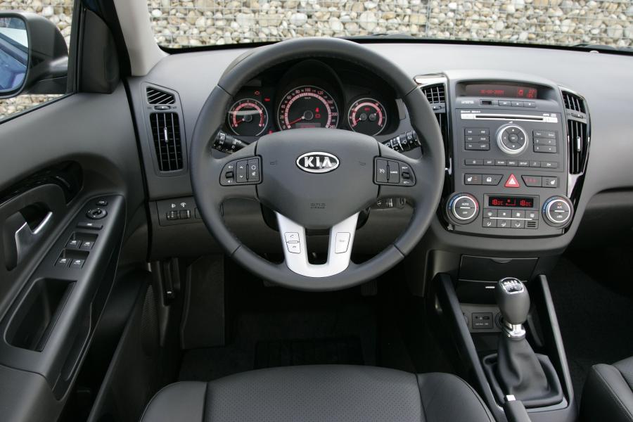  Kia cee&rsquo;d 2009 года  (фото 12 из 98)